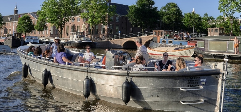 Louer un bateau Amsterdam avec capitaine