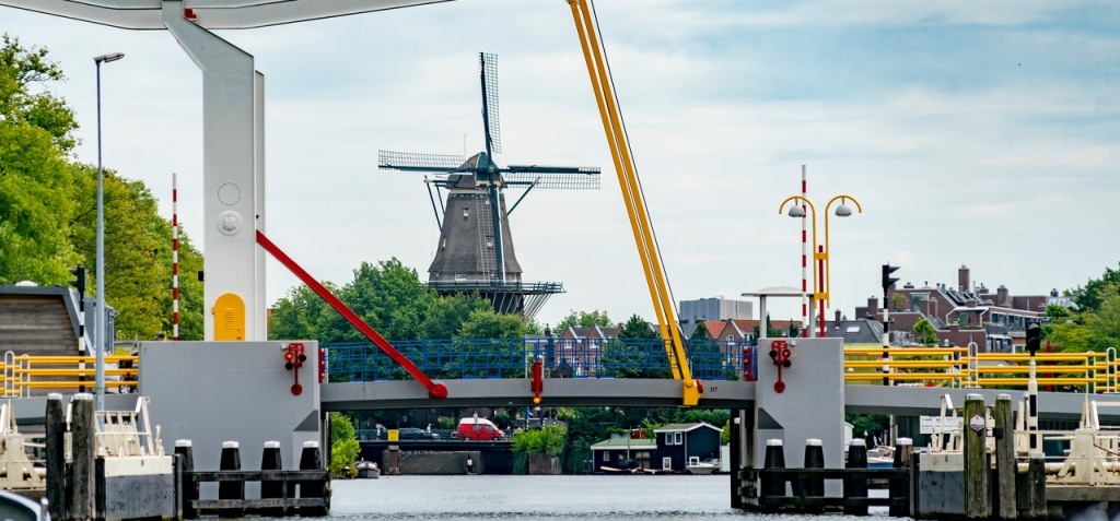 Naviguer Amsterdam ceinture de canaux Amstel moulin Est