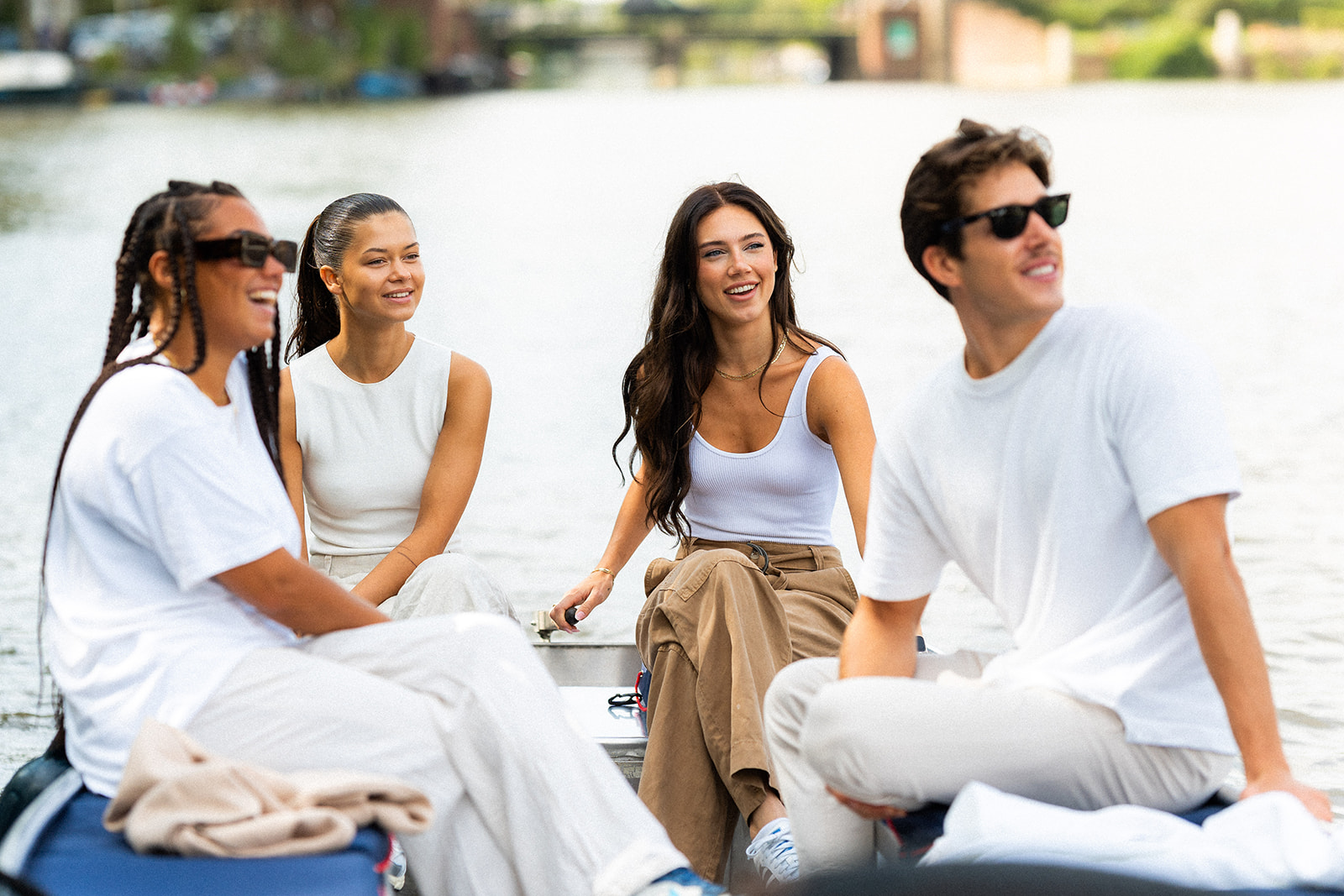 Balade conviviale en bateau électrique